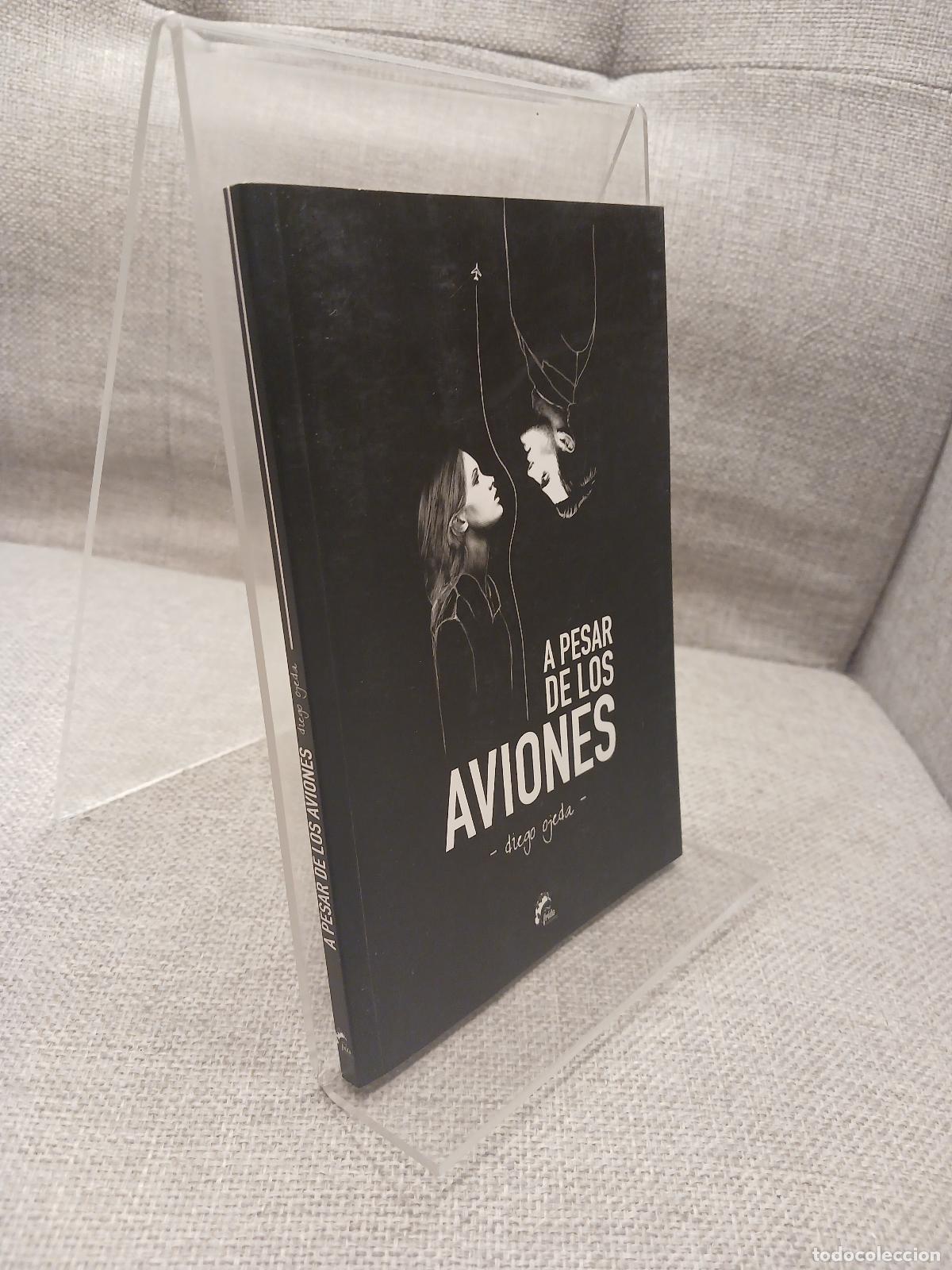 Libros de segunda mano: A pesar de los aviones - Diego Ojeda - Foto 2