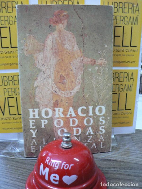 Libros de segunda mano: Epodos y Odas - Horacio - Alianza Editorial - El Libro de Bolsillo, 1121