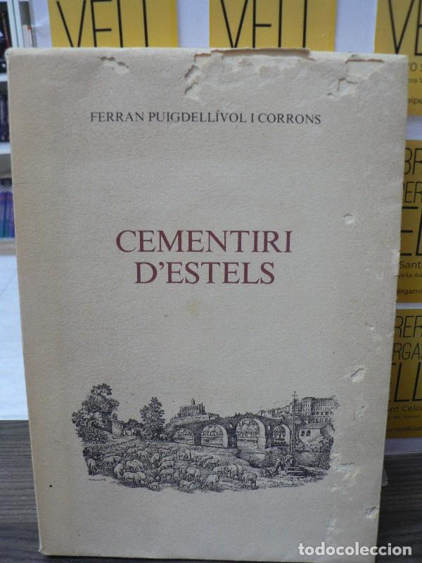 Libros de segunda mano: Cementiri d'estels : Poesies - Ferran Puigdell&iacute;vol i Corrons - Hereus de Ferran Puigdell&iacute;vol - 1982,