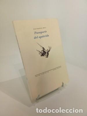 Libros de segunda mano: Juan Manuel Roca. Pasaporte del ap&aacute;trida. Dedicatoria del poeta