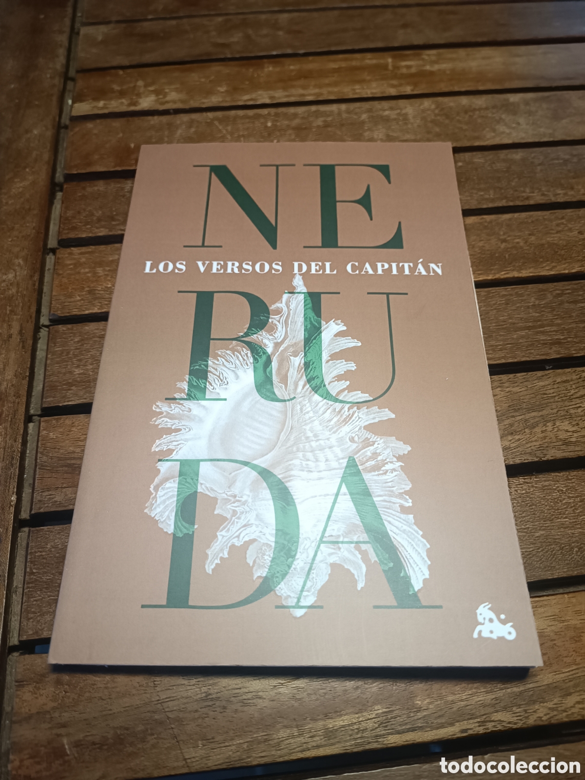 Libros de segunda mano: Pablo Neruda los versos del capit&aacute;n austral booket poes&iacute;a 2025