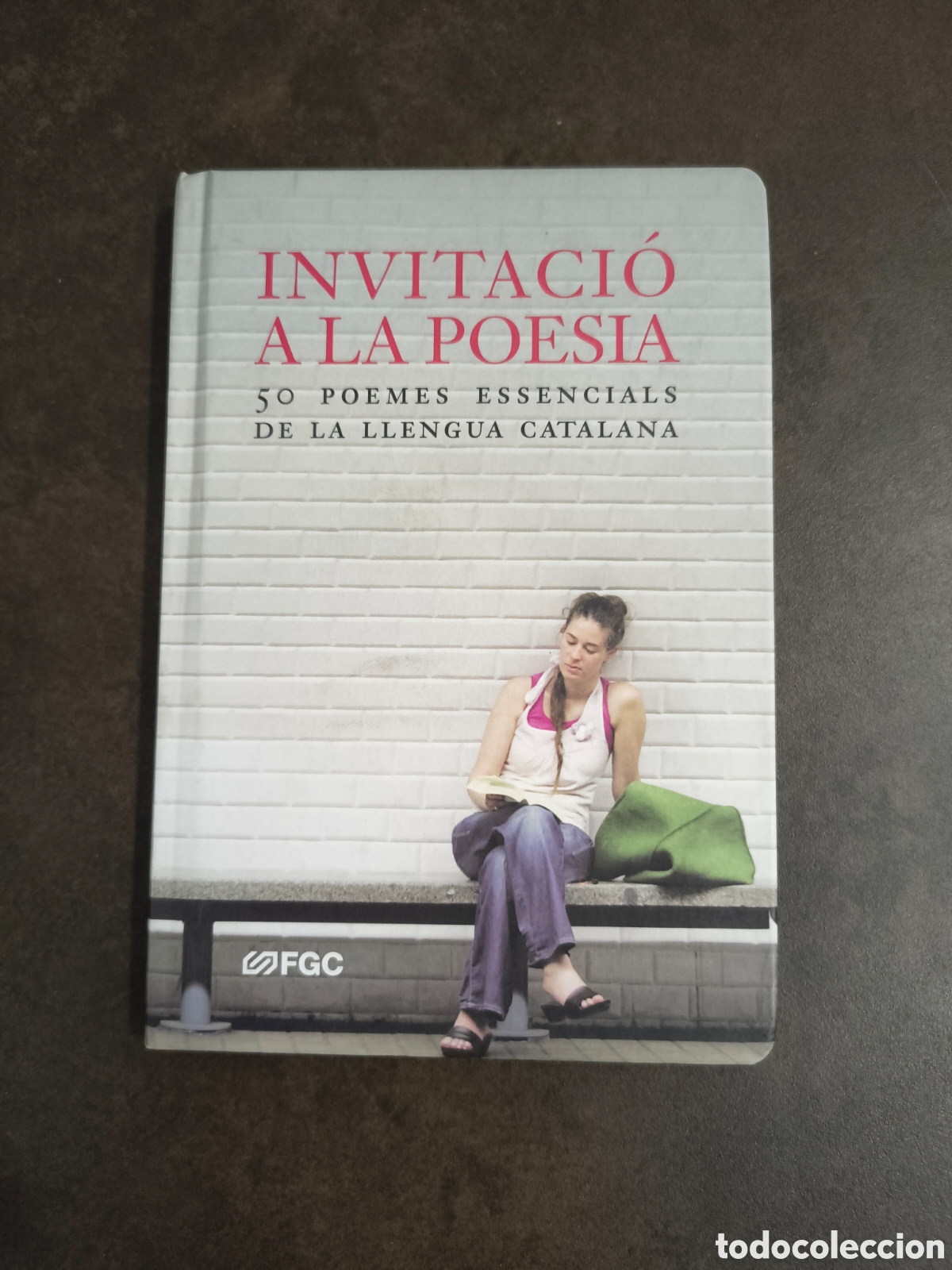 Livres d'occasion: INVITACIO A LA POESIA. 50 POEMES ESSENCIALS DE LA LLENGUA CATALANA (FGC)