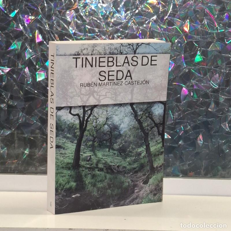 Libros de segunda mano: Tinieblas de Seda - Rub&eacute;n Mart&iacute;nez-Castej&oacute;n - Editores Varios