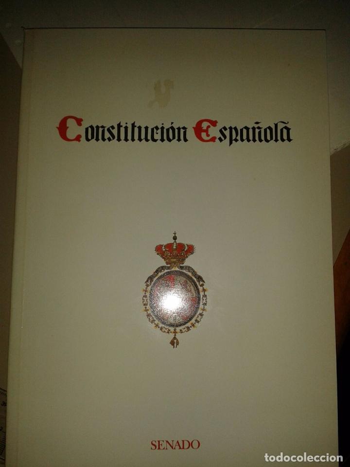Libros de segunda mano: CONSTITUCI&Oacute;N ESPA&Ntilde;OLA. - Foto 1