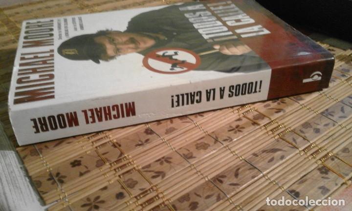 Libros de segunda mano: &iexcl;Todos a la calle! - Michael Moore - Foto 5
