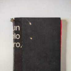 Libros de segunda mano: VA UN PUEBLO ENTERO VA LA DIGNIDAD HUMANA XXV ANIVERSARIO DE LA REVOLUCION, LETRAS CUBANAS, 1983. Lote 276795003