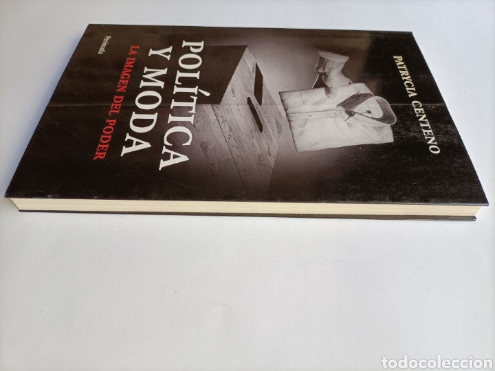Libros de segunda mano: Politicaymoda. La imagen del poder Patrycia centeno - Foto 2