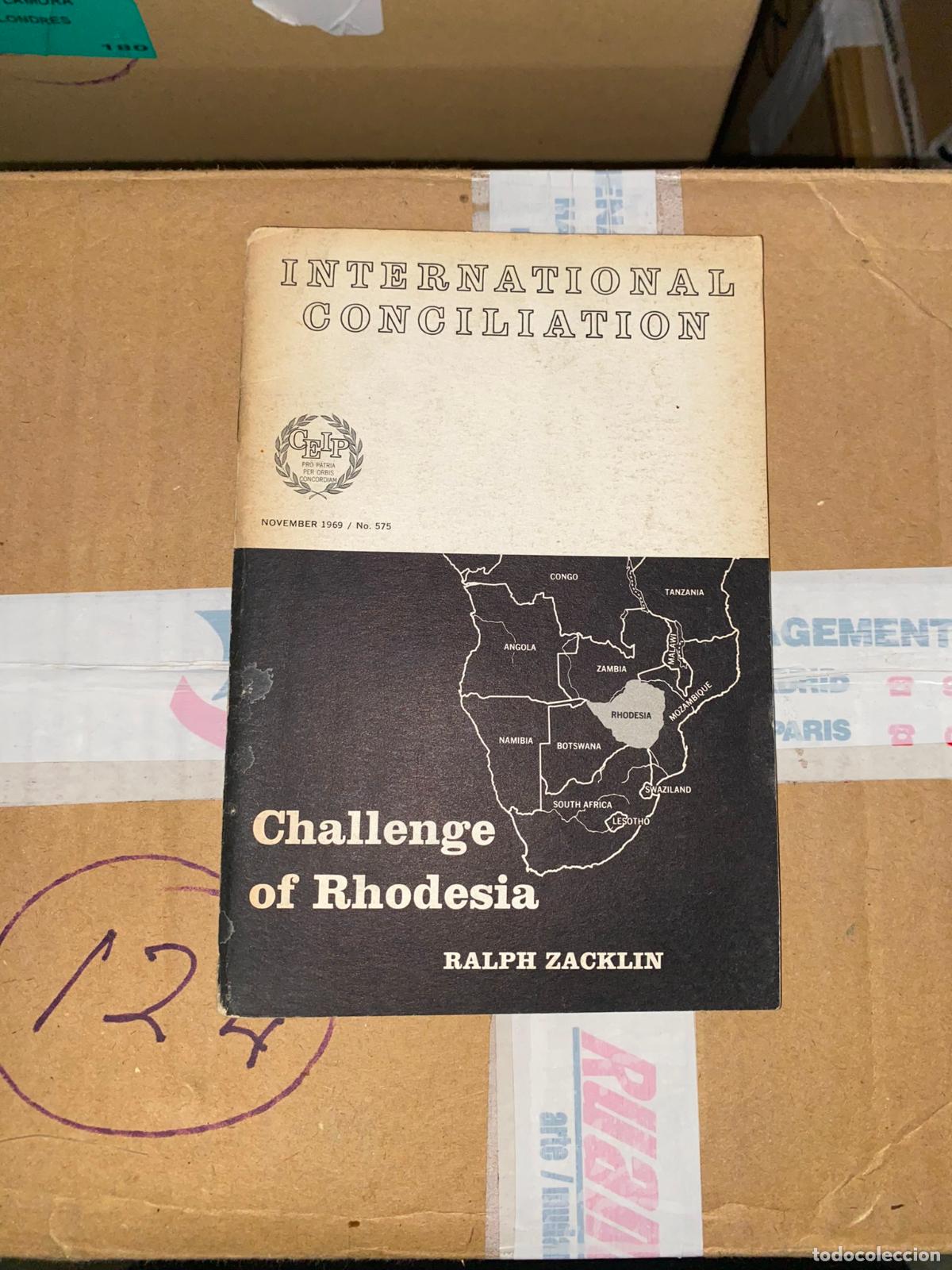 Libri di seconda mano: Challenge of Rhodesia. International Conciliation No. 575 - November 1969 Zacklin, Ralph