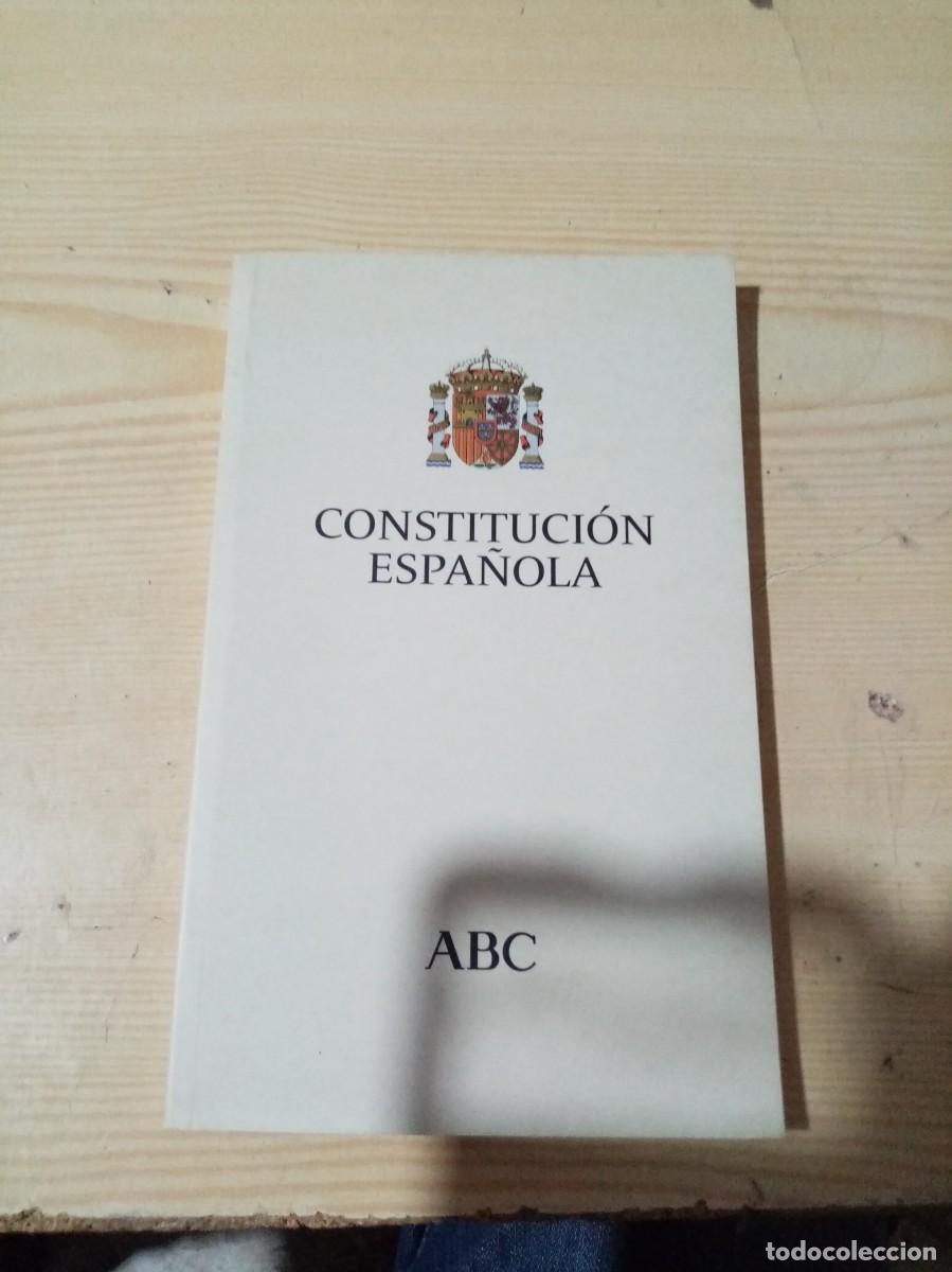 Libros de segunda mano: CONSTITUCI&Oacute;N ESPA&Ntilde;OLA ABC. EST11B2 - Foto 1