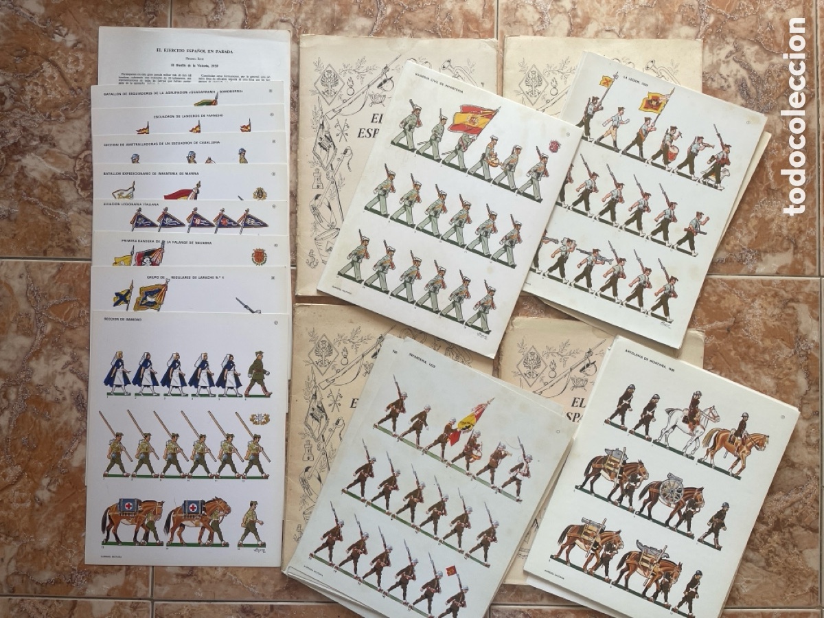 Libros de segunda mano: Lote 40 l&aacute;minas del ej&eacute;rcito espa&ntilde;ol en parada - Foto 1