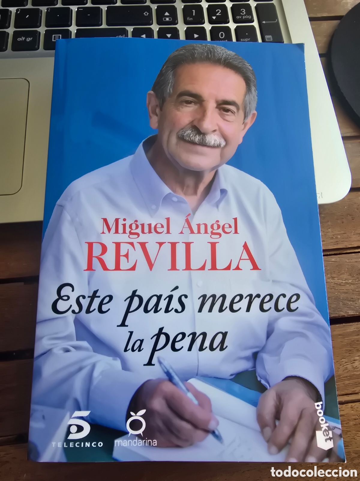 Libros de segunda mano: Este pa&iacute;s merece la pena Revilla, Miguel &Aacute;ngel Editorial BOOKET 2026 politica