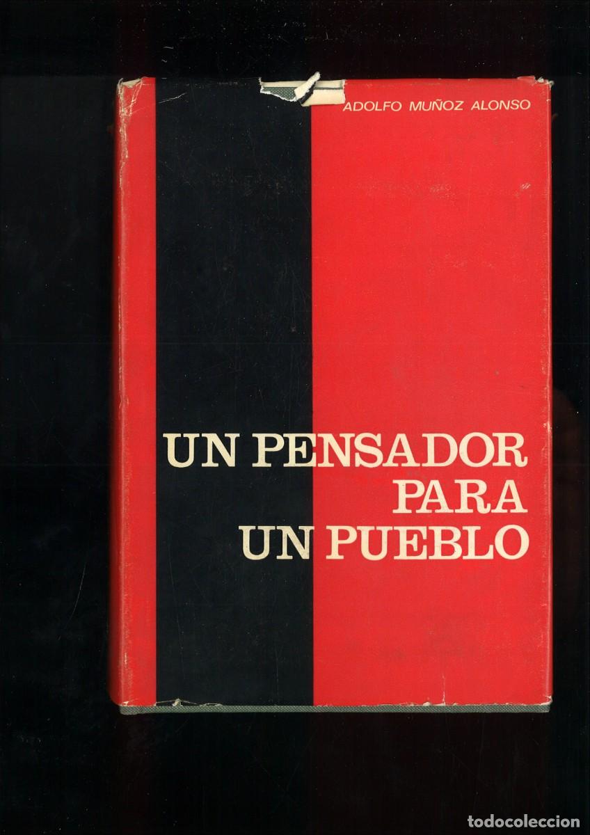 Libros de segunda mano: UN PENSADOR PARA UN PUEBLO. Adolfo Mu&ntilde;oz Alonso