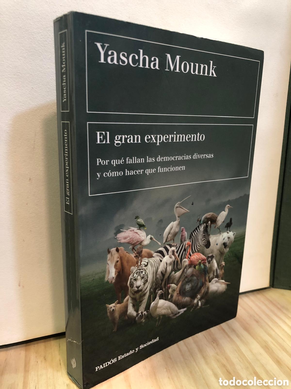 Livros em segunda m&atilde;o: El gran experimento. Por qu&eacute; fallan las democracias diversas y c&oacute;mo hacer que funcionen - Y. Mounk