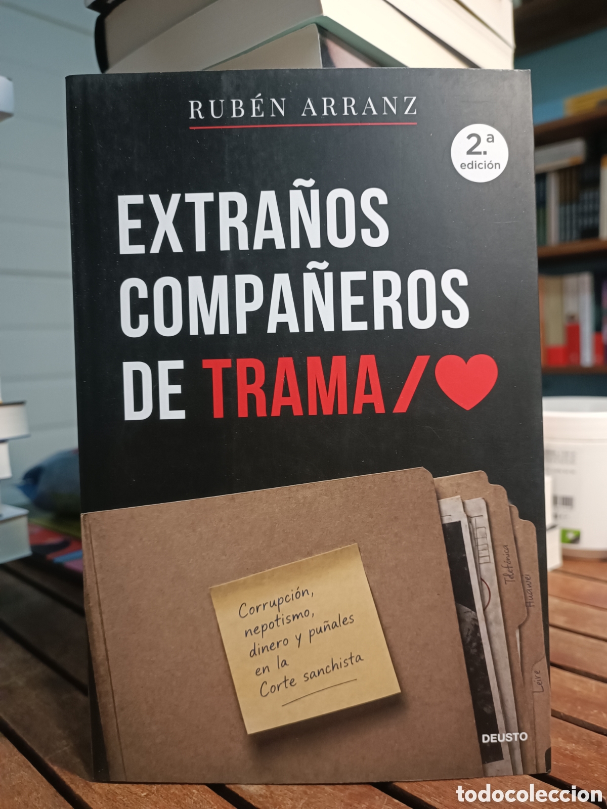 Gebrauchte B&uuml;cher: Rub&eacute;n arranz extra&ntilde;os compa&ntilde;eros de tramas Deusto junio 2026
