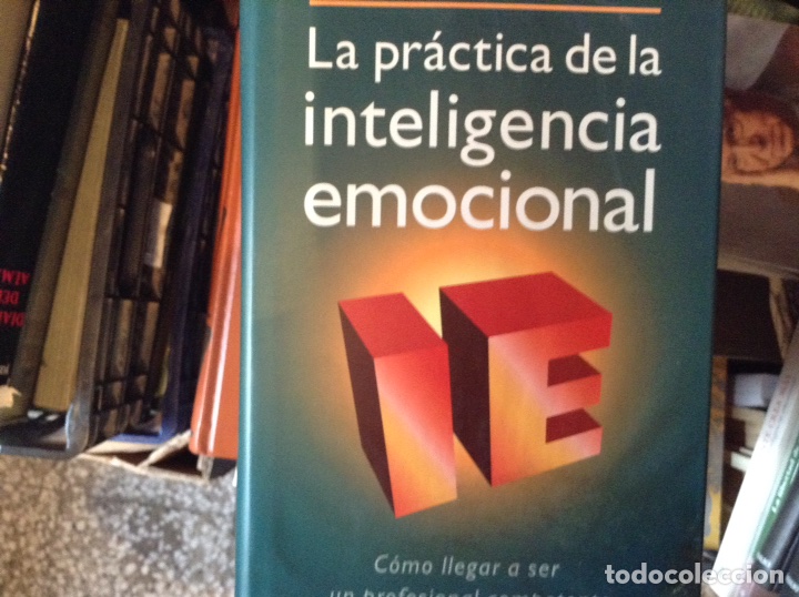Libros de segunda mano: La,pr&aacute;ctica de la inteligencia emocional. Daniel Goleman - Foto 1