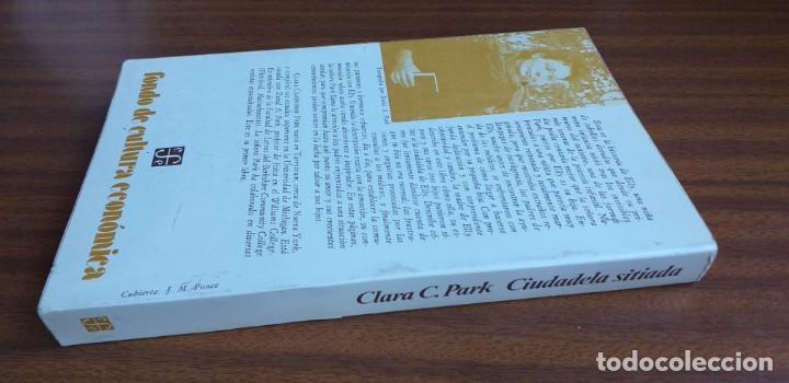 Libros de segunda mano: Ciudadela sitiada --- Clara C. Park - Foto 4