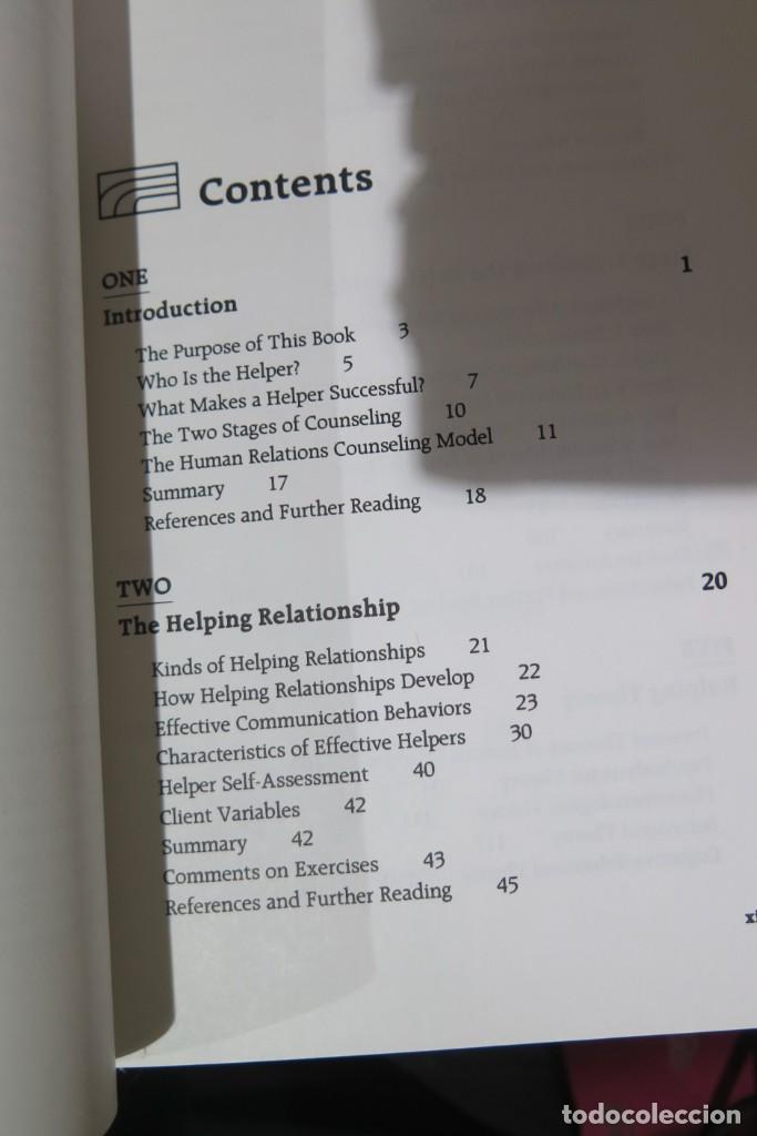 Libros de segunda mano: EFFECTIVE HELPING: INTERVIEWING. Okun - Foto 2