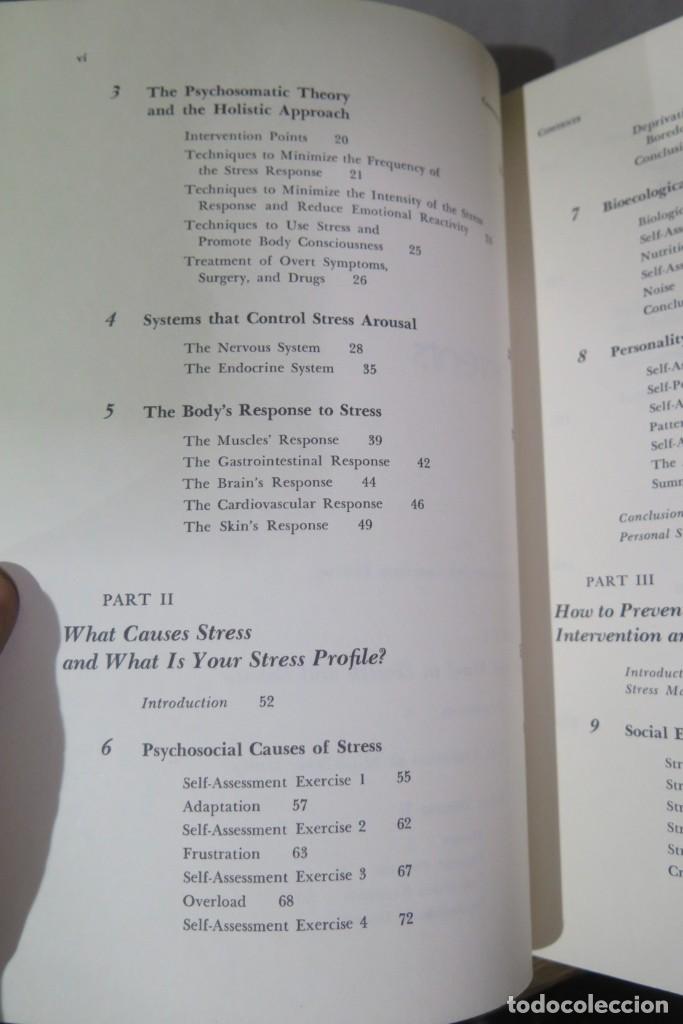Libros de segunda mano: Controlling Stress and Tension. A Holistic Approach - Foto 3