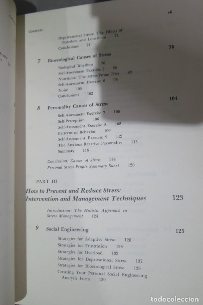 Libros de segunda mano: Controlling Stress and Tension. A Holistic Approach - Foto 4