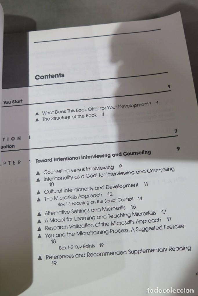Libros de segunda mano: Intentional Interviewing and Counseling - Foto 2