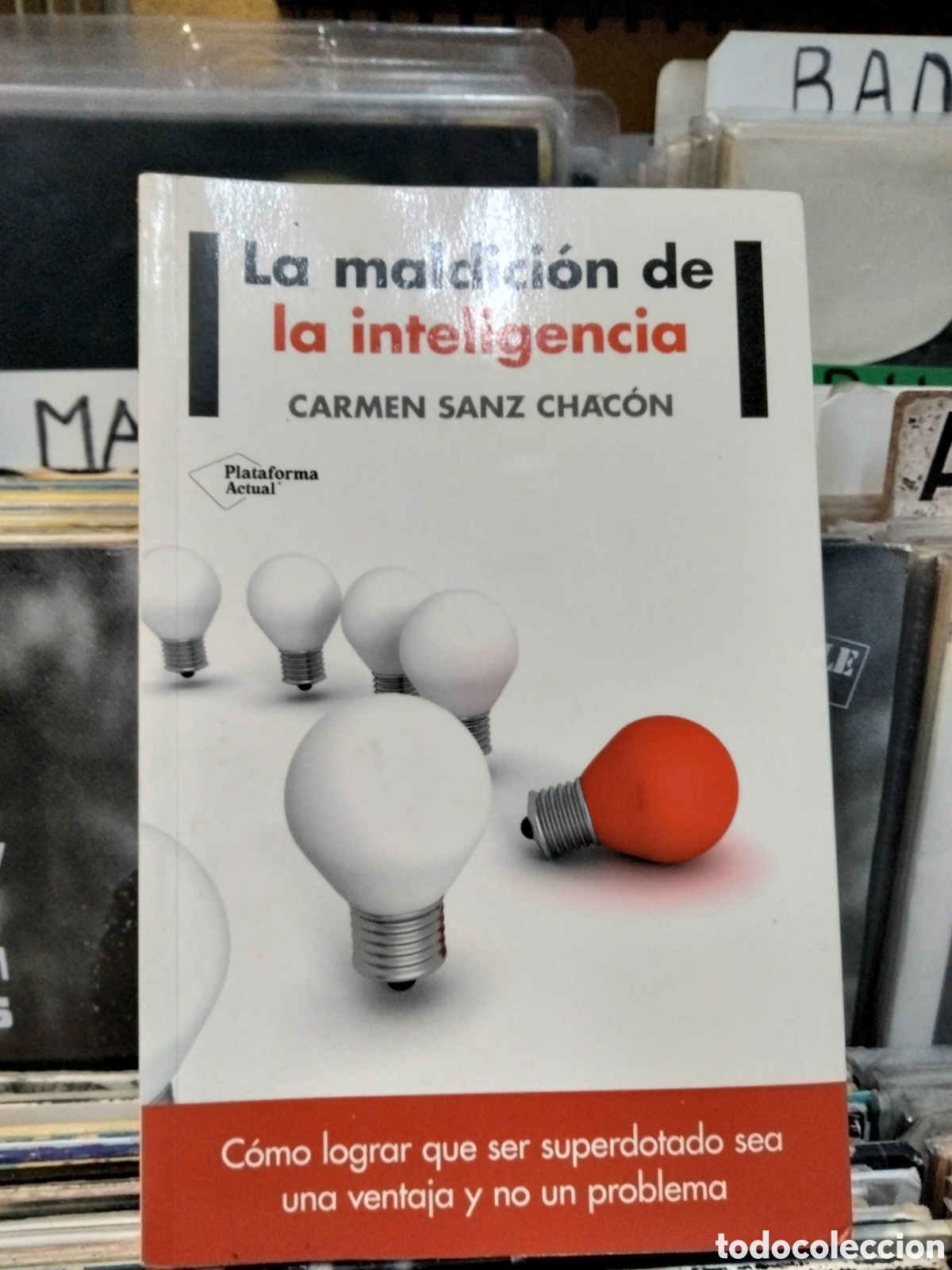 Second hand books: La maldici&oacute;n de la inteligencia Carmen Sanz firmado por ella