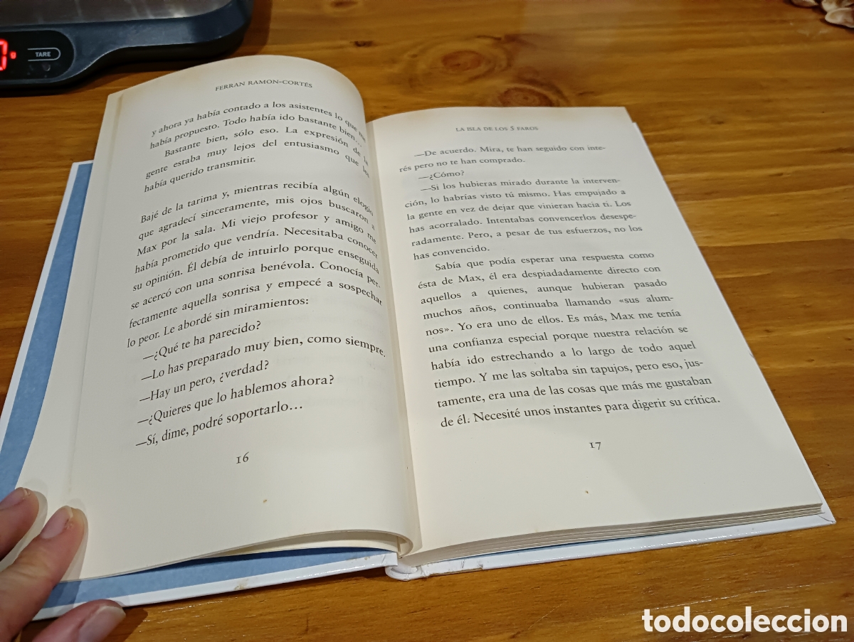Libros de segunda mano: La isla de los 5 faros. - Foto 3