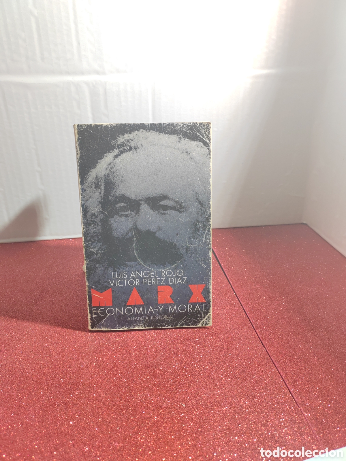 Second hand books: Marx econom&iacute;a y moral 1984