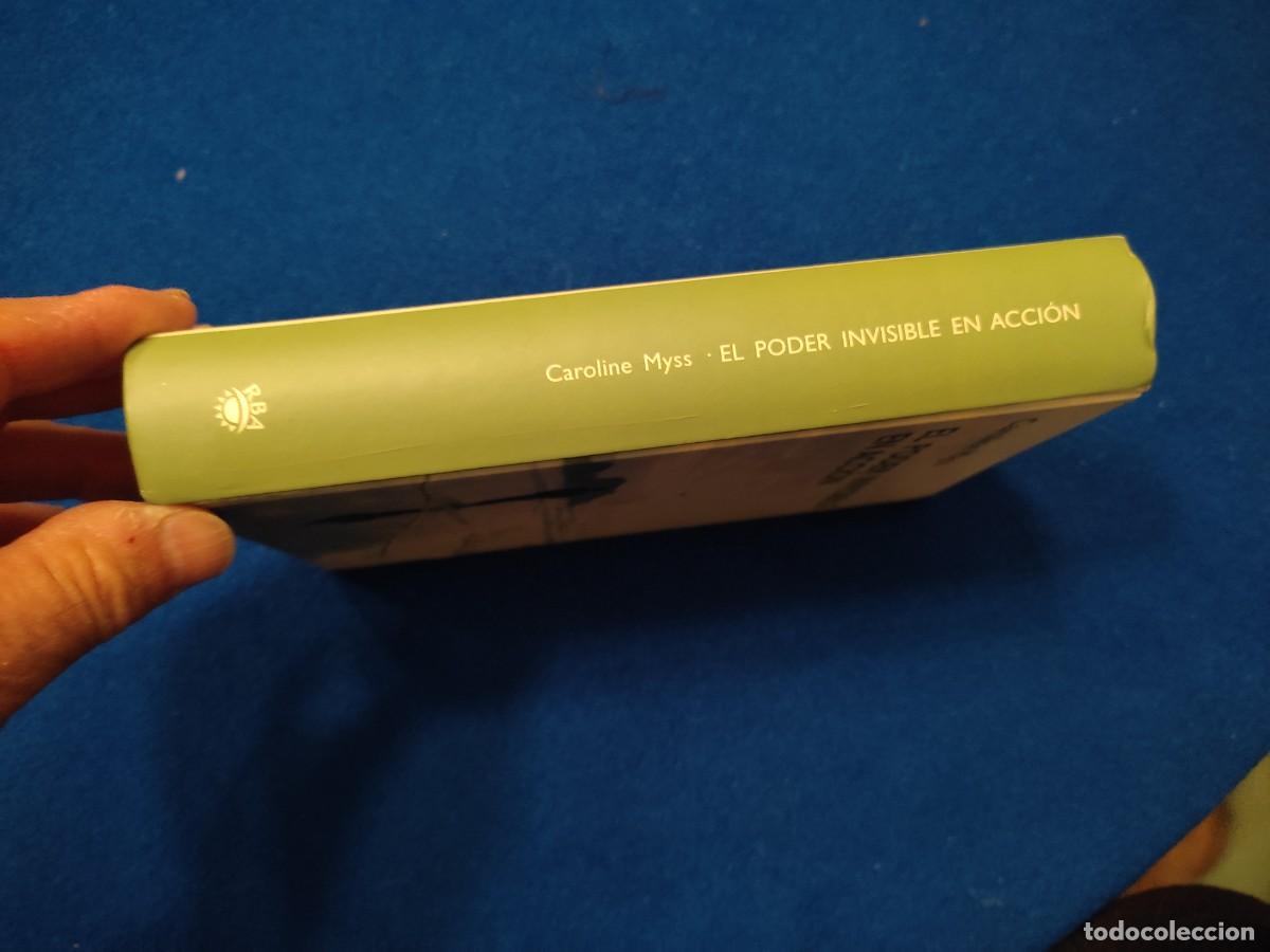 Libros de segunda mano: El Poder Invisible de la Acci&oacute;n Caroline Myss Ed. RBA 2006 - Foto 2