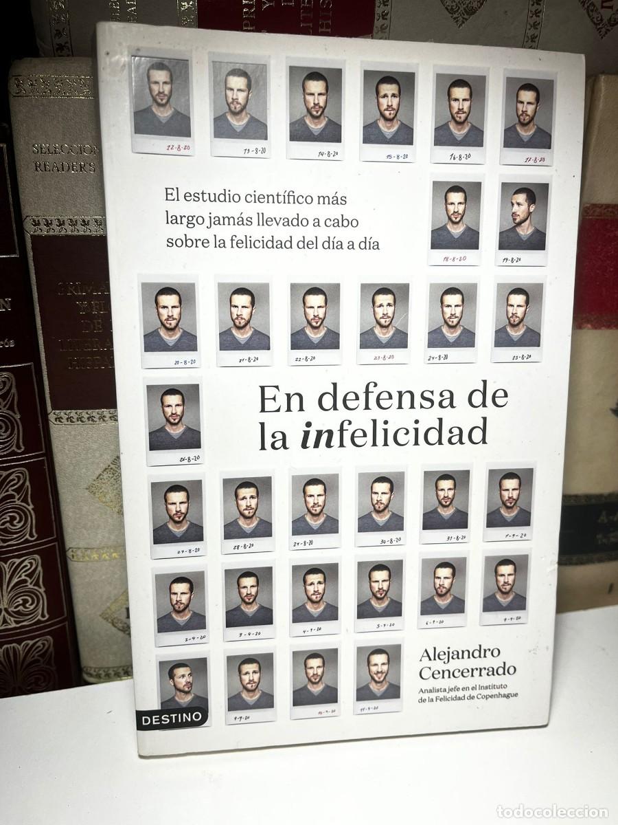 Libros de segunda mano: EN DEFENSA DE LA INFELICIDAD. Alejandro Cencerrado. Volumen 330. Ed. Planeta S.A. 2022.