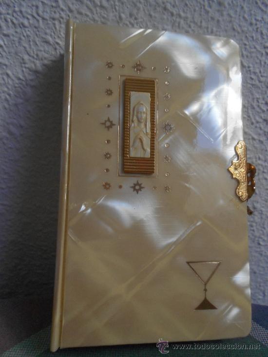 Libros de segunda mano: ANTIGUO LIBRO DE COMUNION DE NACAR - Foto 1