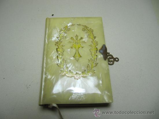 Libros de segunda mano: Precioso misal muy antiguo de 1&ordm; comunion 1951. 326 paginas, 8.5x12cms
