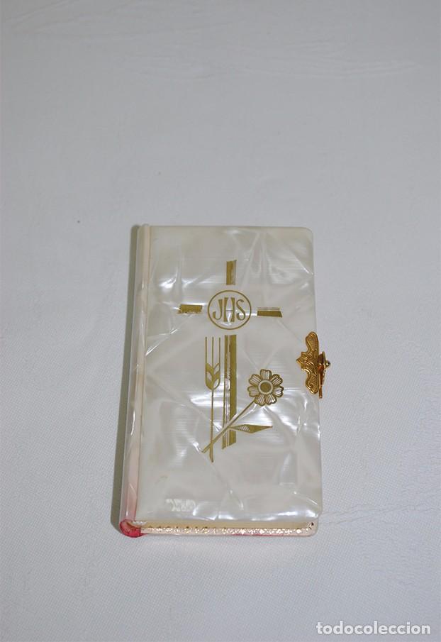 Libros de segunda mano: LIBRO DE 1&ordf; COMUNI&Oacute;N ANTIGUO  - TAPAS DE N&Aacute;CAR - Foto 3