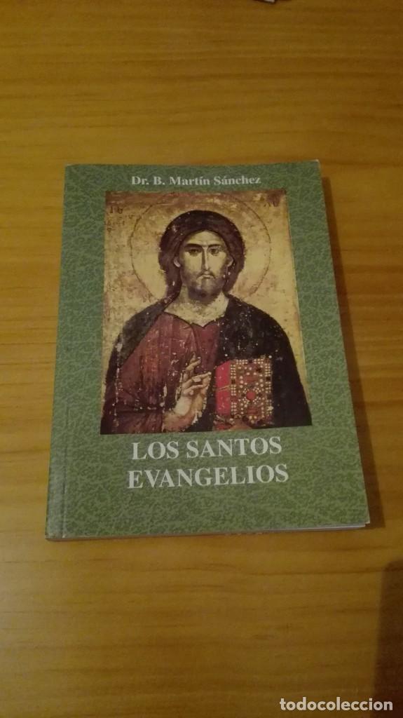 Libros de segunda mano: Los santos evangelios - Foto 1