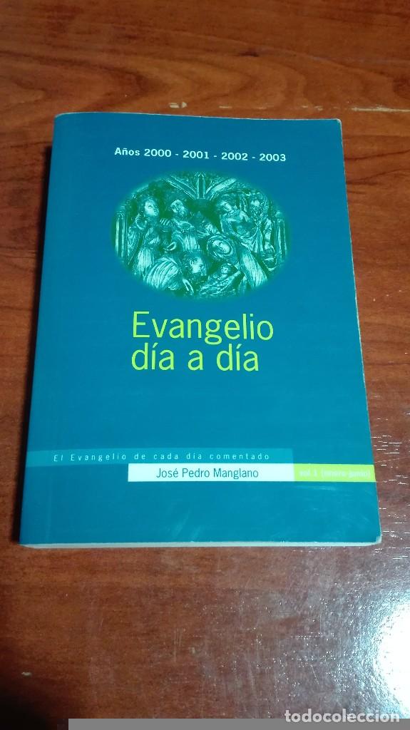 Libros de segunda mano: Evangelio dia a dia - Foto 1