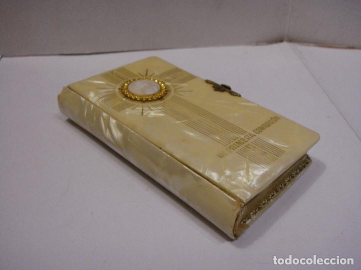 Libros de segunda mano: Devocionario. Libro de mi Primera Comuni&oacute;n. 1957. - Foto 2