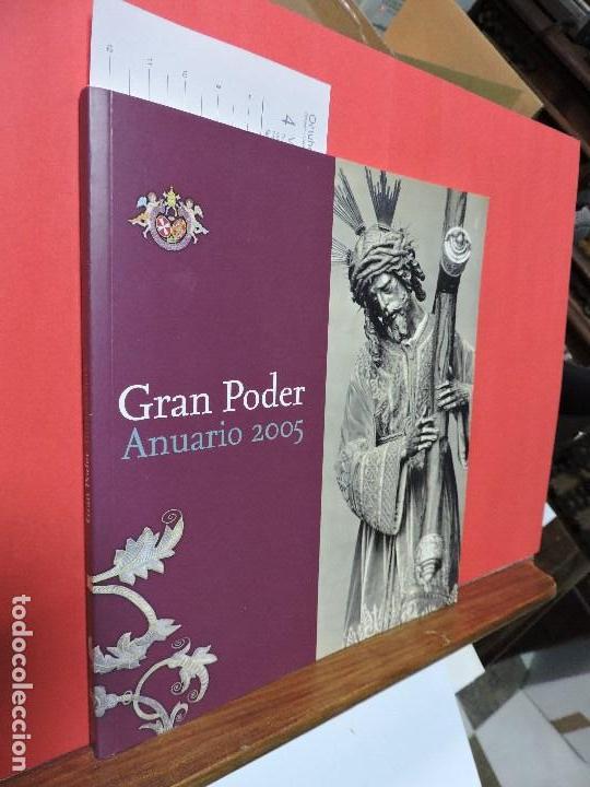 Libros de segunda mano: Gran Poder. Anuario 2005. Sevilla 2005 - Foto 1