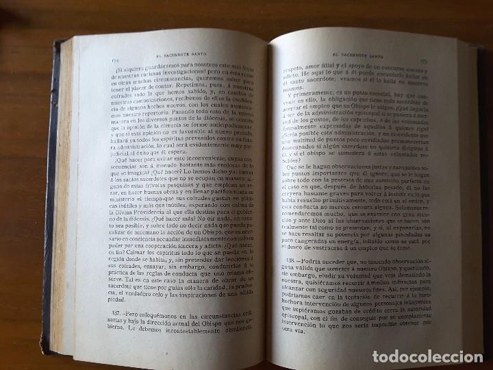 Libros de segunda mano: LIBRO ANTIGUO EL SACERDOTE SANTO - Foto 2