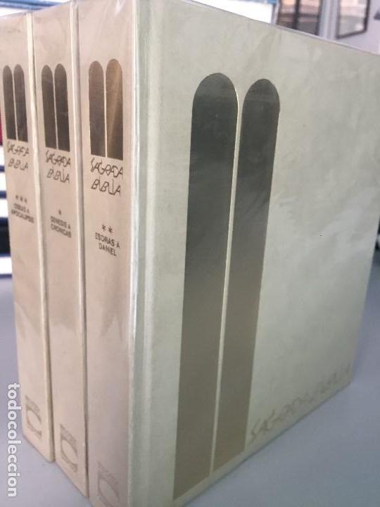 Libros de segunda mano: La Sagrada Biblia, 3 tomos, ilustrada - Foto 1 - 122795443