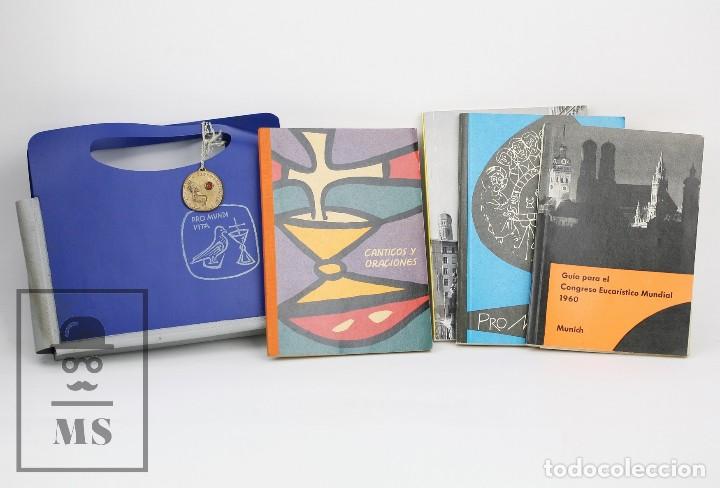 Libros de segunda mano: Conjunto de Carpeta del Congresista - Congreso Eucar&iacute;stico Mundial. Munich, A&ntilde;o 1960