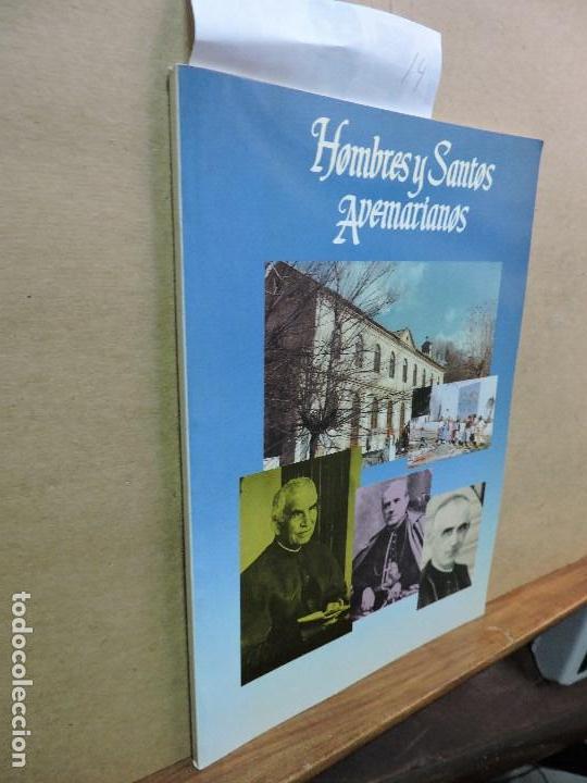 Libros de segunda mano: Hombres y Santos Avemarianos. - Foto 1