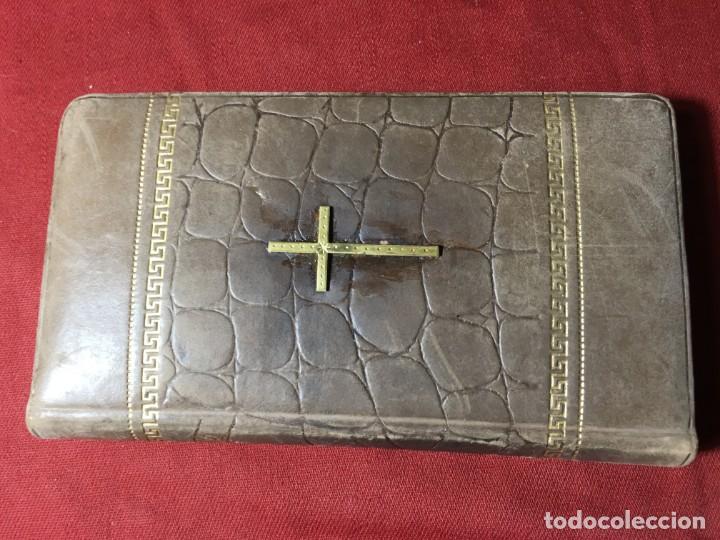 Libros de segunda mano: ANTIGUO MISAL CATECISMO RELIGIOSO