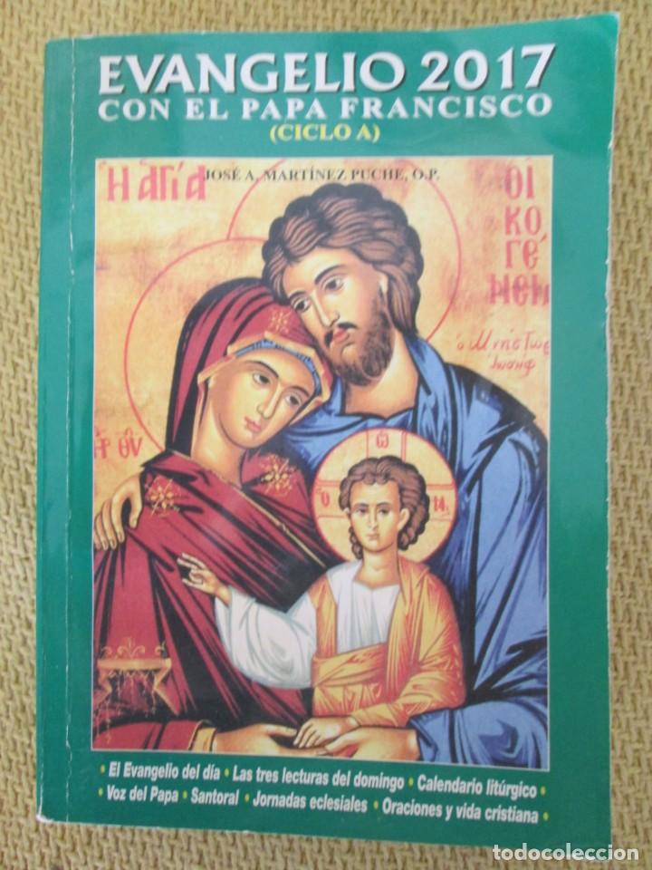 Libros de segunda mano: EVANGELIO 2017 - Foto 1