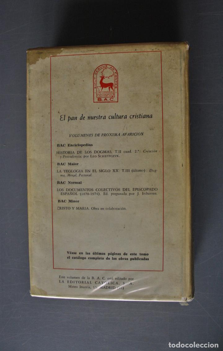 Libros de segunda mano: C&oacute;digo de Derecho can&oacute;nico y legislaci&oacute;n complementaria. Texto biling&uuml;e y comentado. Profesores de l - Foto 2