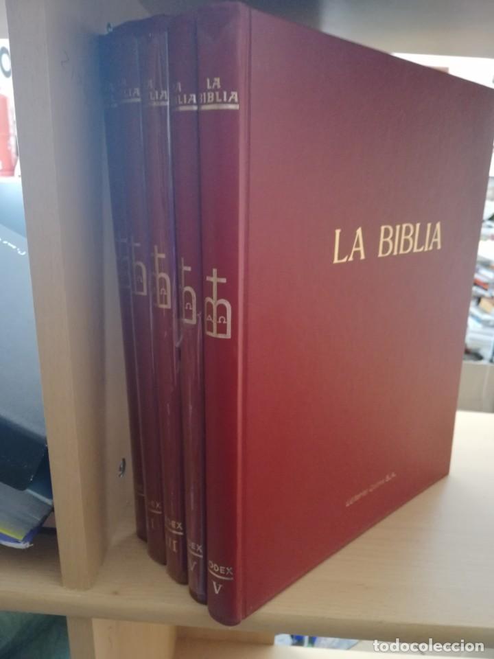 Libros de segunda mano: LA BIBLIA. 5 TOMOS EDITORIAL CODEX - Foto 3