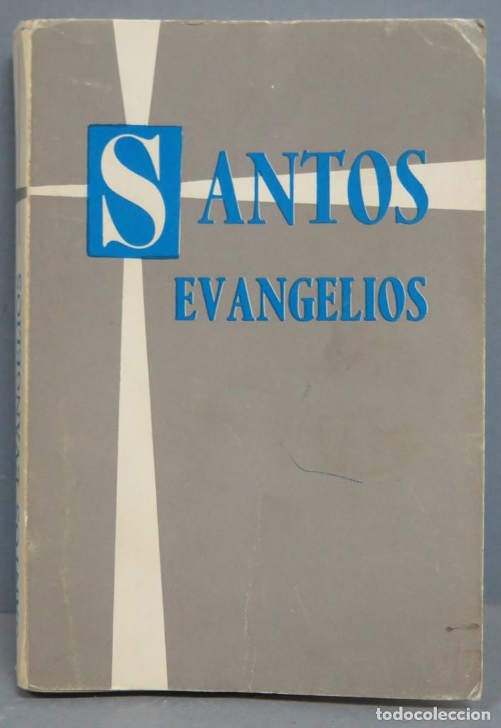 Libri di seconda mano: 1973.- SANTOS EVANGELIOS. CASA DE LA BIBLIA