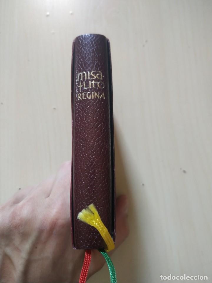 Libros de segunda mano: 1968. Misalito de Regina en su funda - Foto 2