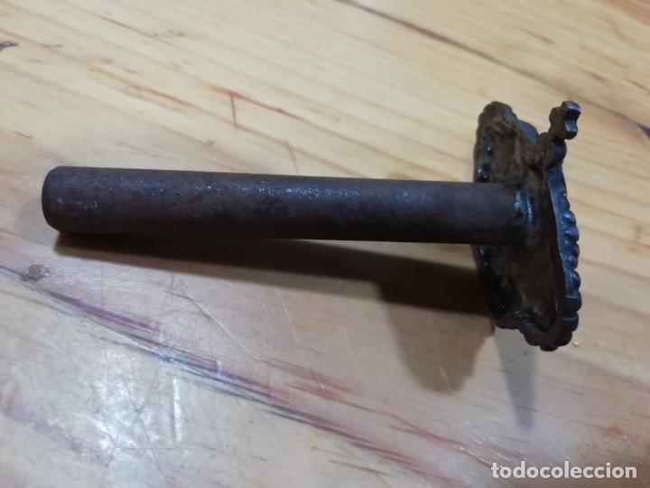 Libros de segunda mano: troquel para escudo - Foto 2