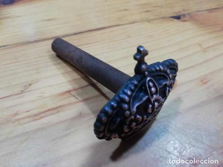 Libros de segunda mano: troquel para escudo - Foto 4