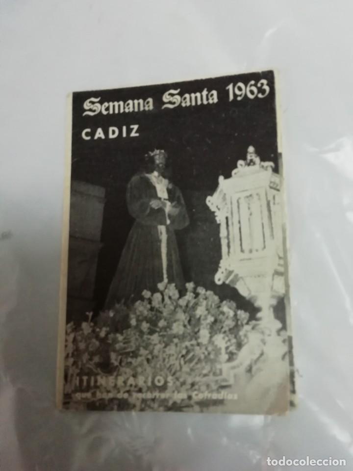 Libros de segunda mano: C&aacute;diz itinerario semana Santa 1963 extensible publicidad papeler&iacute;a repeto