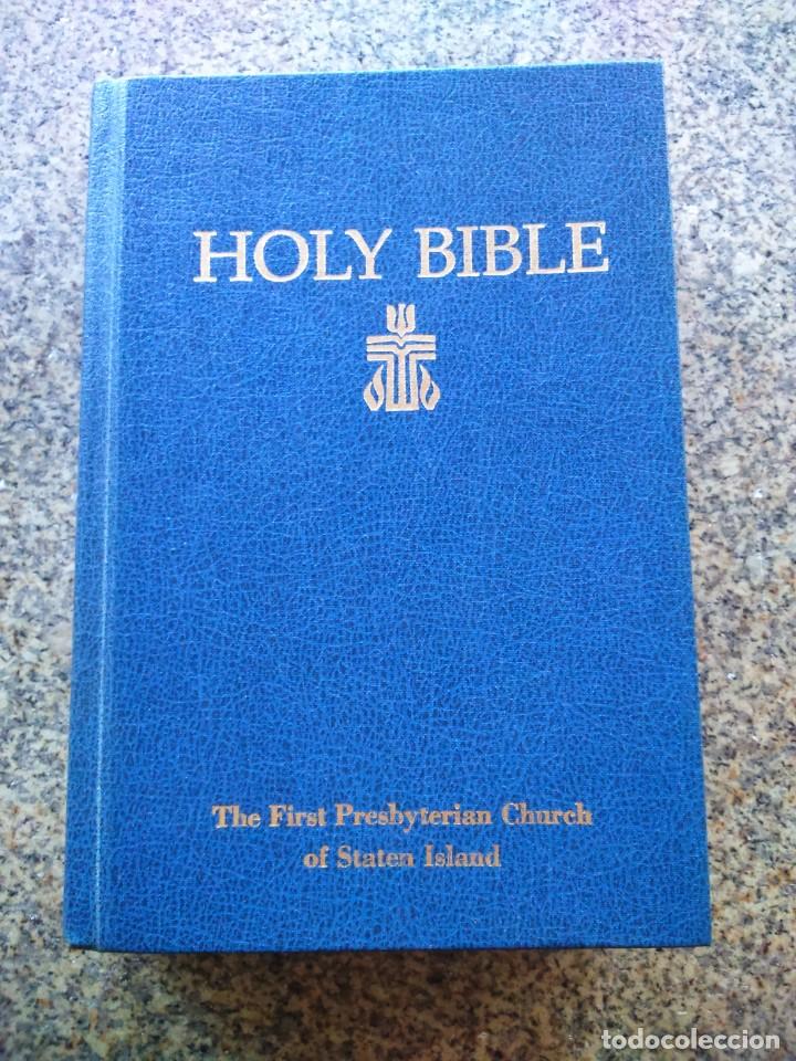 Livres d'occasion: HOLY BIBLE CONTAINING THE OLD AND NEW TESTAMENTS -- 1989 -- IDIOMA INGLES --